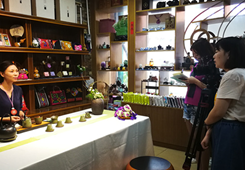 �����Еr�Ļ���ý����������˾���V���ό����L(f��ng)