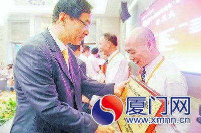 首屆海峽茶會(安溪杯)茶王賽頒獎現(xiàn)場。