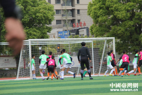 臺灣臺東縣足球隊到蚌埠交流 以球會友見證友誼 臺灣臺東縣足球隊到蚌埠交流 以球會友見證友誼