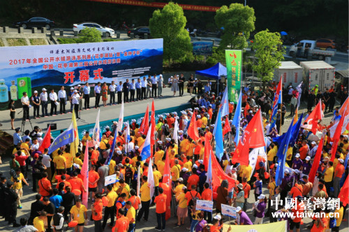 臺灣選手參加全國公開水域游泳系列賽(花亭湖站) 臺灣選手參加全國公開水域游泳系列賽(花亭湖站)
