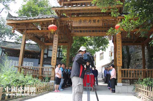 到開陽縣十里畫廊景區(qū)水頭布依村寨拍攝 到開陽縣十里畫廊景區(qū)水頭布依村寨拍攝