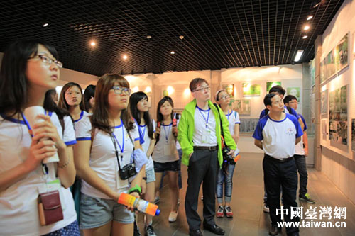 湖南常德市博物館迎來(lái)兩岸青年大學(xué)生 湖南常德市博物館迎來(lái)兩岸青年大學(xué)生