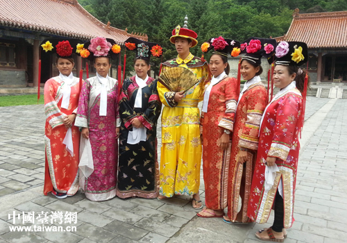 臺灣少數(shù)民族文化藝術(shù)表演團(tuán)到撫順感受滿族文化 臺灣少數(shù)民族文化藝術(shù)表演團(tuán)到撫順感受滿族文化