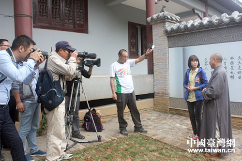 臺(tái)灣媒體探訪石門夾山寺 品味“禪茶一味” 臺(tái)灣媒體探訪石門夾山寺 品味“禪茶一味”