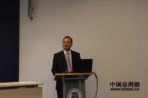 市臺(tái)辦副巡視員吳榮華宣布論壇開幕 市臺(tái)辦副巡視員吳榮華宣布論壇開幕