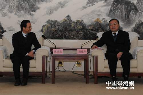 ����ʡί��ί��ʡί�ؕ�(sh��)�L(zh��ng)�����A��(hu��)Ҋ(ji��n)�����_(t��i)�M�����Ὥ�����l(xi��ng)�С����L�F(tu��n)һ��