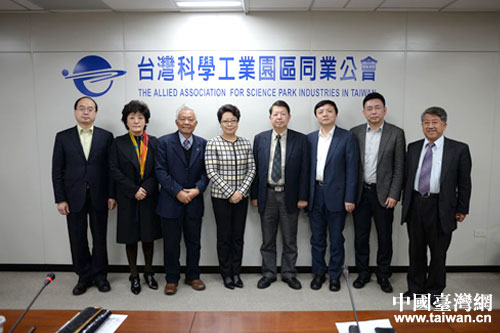 12��15�����磬����F(tu��n)�ݕ�(hu��)�_(t��i)���ƌW(xu��)���I(y��)�@�^(q��)ͬ�I(y��)����(hu��)