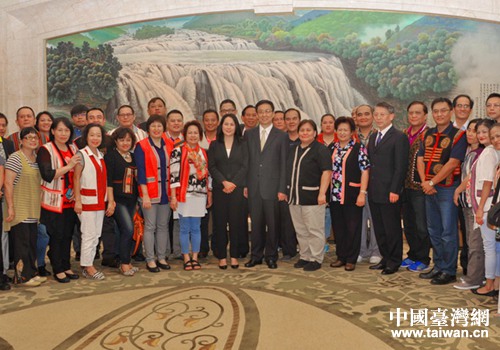 上海市委書記韓正會見臺灣少數(shù)民族訪問團一行 上海市委書記韓正會見臺灣少數(shù)民族訪問團一行