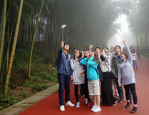 參觀蜀南竹海學(xué)生自拍 參觀蜀南竹海學(xué)生自拍