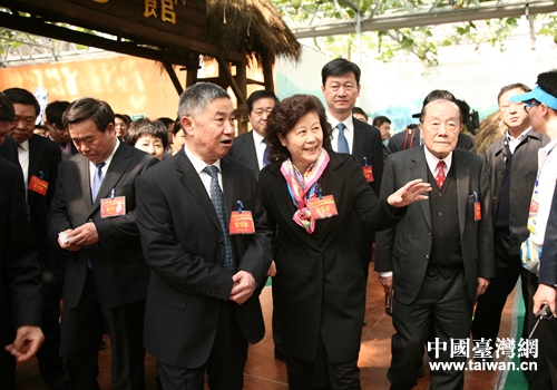 ɽ�|ʡ��ʡ�L(zh��ng)�w��(r��n)����ʡ�_(t��i)�k���Ώ�ѩ�����^���Č��_(t��i)���r(n��ng)�a(ch��n)Ʒ��Ʒչʾչ�N(xi��o)��(hu��)