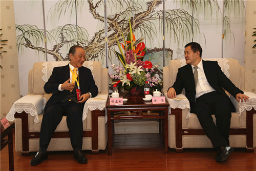 四川省政協(xié)副主席唐堅(jiān)會(huì)見(jiàn)郁慕明 四川省政協(xié)副主席唐堅(jiān)會(huì)見(jiàn)郁慕明