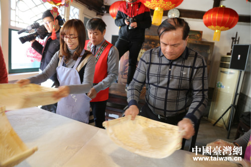 共同搖元宵 共同搖元宵