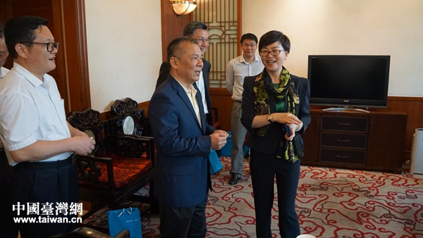 廣東省臺辦主任黃耿城會見富邦華一銀行董事長洪佩麗一行 廣東省臺辦主任黃耿城會見富邦華一銀行董事長洪佩麗一行