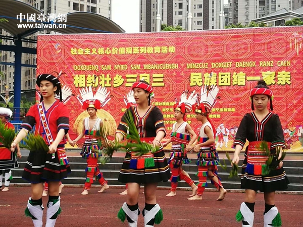 �����L�������