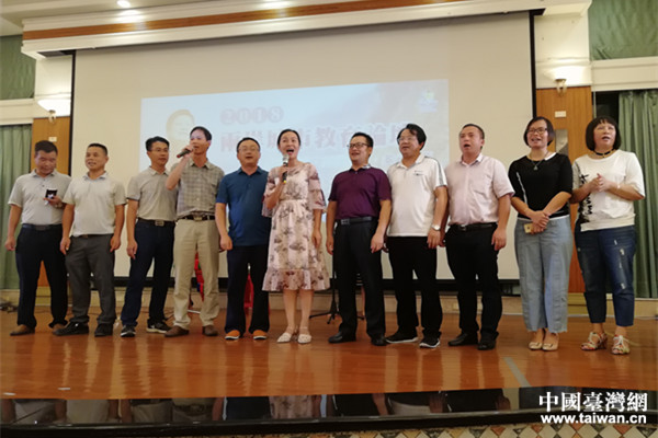 ����F�ݳ����׸���չʾë�����L��