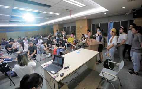 â��˽���(hu��)�ڶ�ſ���Ҹ��L(zh��ng)ɳ֮�ҵ��ഺ��Ҋ�㡱��Ƭ��չʾ