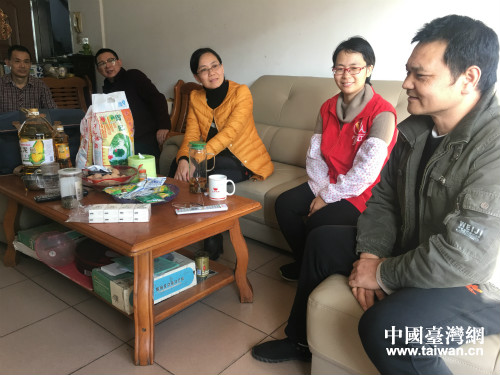 江門市委臺(tái)辦向貧困戶新春慰問送溫暖 江門市委臺(tái)辦向貧困戶新春慰問送溫暖