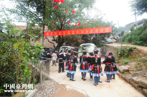 花蓮代表團(tuán)到廣西田林縣進(jìn)行民俗文化交流聯(lián)誼活動(dòng) 花蓮代表團(tuán)到廣西田林縣進(jìn)行民俗文化交流聯(lián)誼活動(dòng)