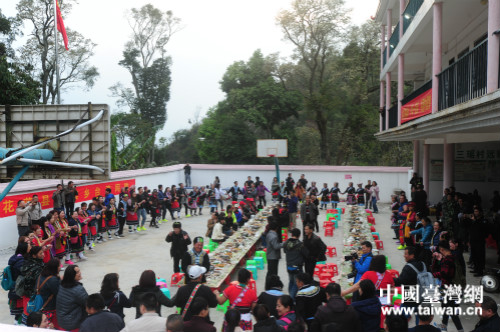 花蓮代表團(tuán)到廣西田林縣進(jìn)行民俗文化交流聯(lián)誼活動(dòng) 花蓮代表團(tuán)到廣西田林縣進(jìn)行民俗文化交流聯(lián)誼活動(dòng)