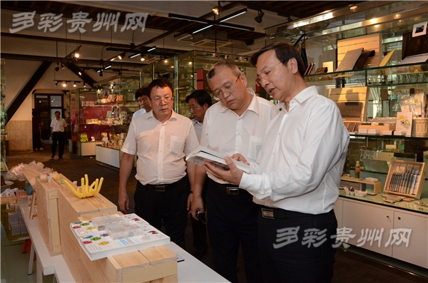 ���L�F(tu��n)һ�п��섓(chu��ng)��@��(n��i)չʾ���Ą�(chu��ng)��Ʒ