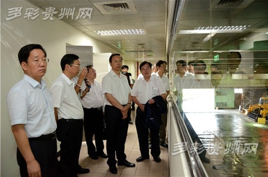 參訪團(tuán)一行實地考察臺北市垃圾焚化廠 參訪團(tuán)一行實地考察臺北市垃圾焚化廠
