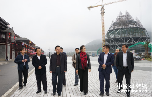 李靜副主任在玉都北殿現(xiàn)代高效農(nóng)業(yè)休閑園區(qū)調研 李靜副主任在玉都北殿現(xiàn)代高效農(nóng)業(yè)休閑園區(qū)調研