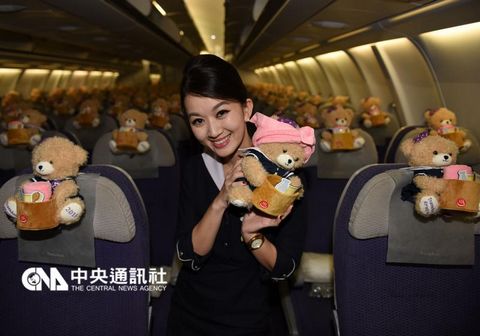 ���d���ռӏ��桰�ս�С�ܡ�17���ٵǙC��С�ܴ�܊����ľͰ��ë���b���ȷ��������ο�ͬ�α���������Դ���_���������硱