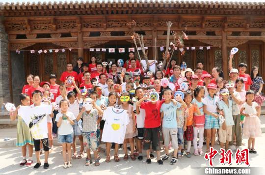 兩岸學(xué)子跋山涉水共探古絲路歷史文化遺產(chǎn)(圖)