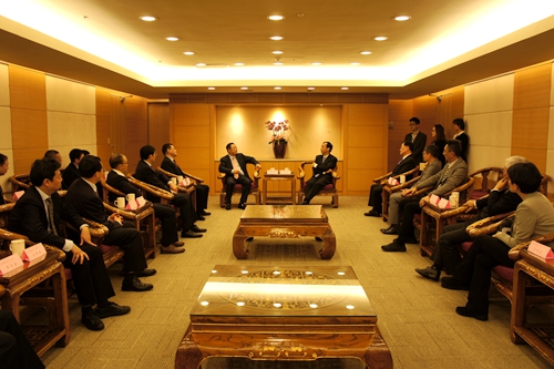 �Ĵ�ʡί��ί��ľʷ����(hu��)Ҋ�±������L(zh��ng)������