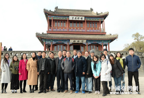 �_(t��i)������ý�w�ӱ���ӛ�߈F(tu��n)�����µ�һ�P(gu��n)��Ӱ