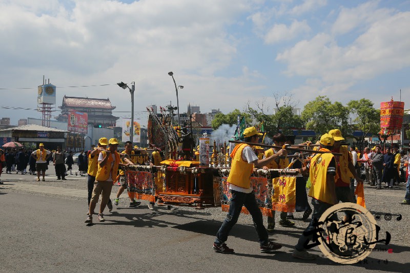 �䮔(d��ng)ɽ�����ϵ�����Ѳ�����m