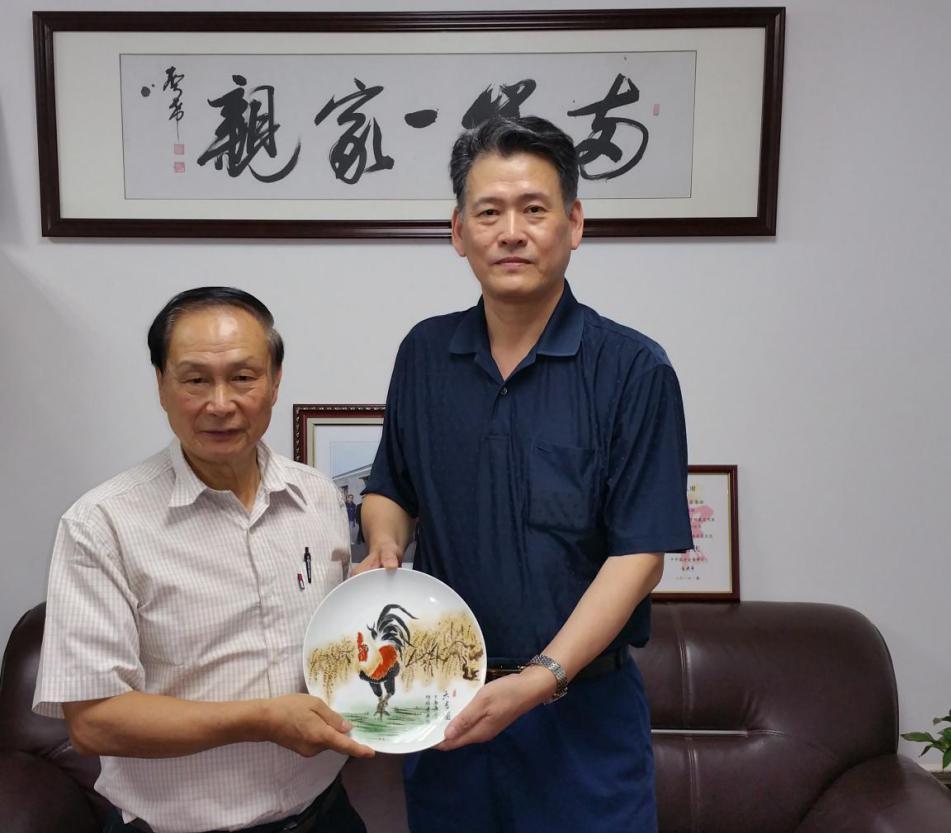 江西省臺(tái)聯(lián)會(huì)長(zhǎng)曾魯臺(tái)會(huì)見世界華商文化經(jīng)貿(mào)總會(huì)會(huì)長(zhǎng)趙桂林 江西省臺(tái)聯(lián)會(huì)長(zhǎng)曾魯臺(tái)會(huì)見世界華商文化經(jīng)貿(mào)總會(huì)會(huì)長(zhǎng)趙桂林