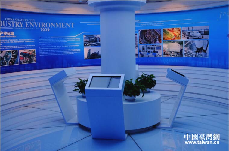 西安閻良航空基地展示館內(nèi)圖 西安閻良航空基地展示館內(nèi)圖