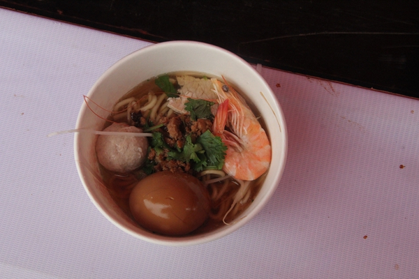 圖10臺(tái)南的擔(dān)仔面讓人垂涎欲滴(中國(guó)臺(tái)灣網(wǎng) 蕪?fù)?攝)