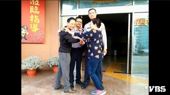 大陸游客喝醉迷路臺(tái)灣警察致電大陸警局找家人