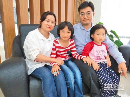 臺(tái)灣郎為娶川妹子酒品測(cè)試喝到趴下(圖)