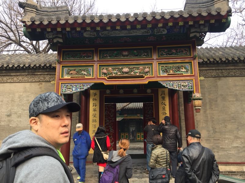 參訪團(tuán)成員參觀海峽兩岸交流基地——張氏帥府 參訪團(tuán)成員參觀海峽兩岸交流基地——張氏帥府