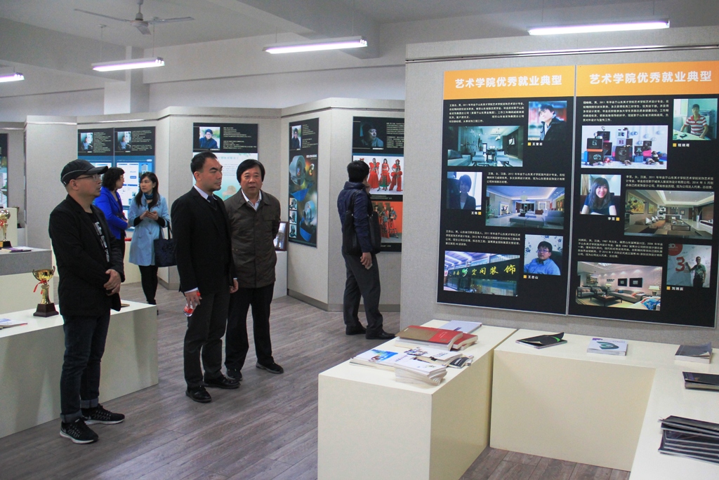 �_�����A�Ƽ���W(xu��)��ɽ�|Ӣ�ŌW(xu��)Ժ�L������