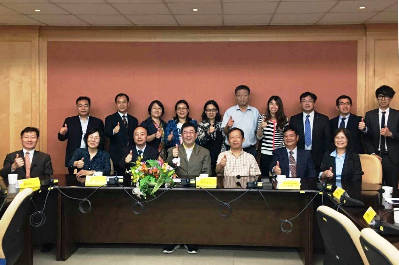 山東省高校交流團在臺北參訪中國文化大學(xué) 山東省高校交流團在臺北參訪中國文化大學(xué)