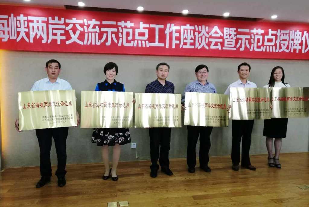 �|�I(y��ng)���e�к��{�ɰ�����ʾ���c(di��n)������Մ��(hu��)��ʾ���c(di��n)���ƃxʽ