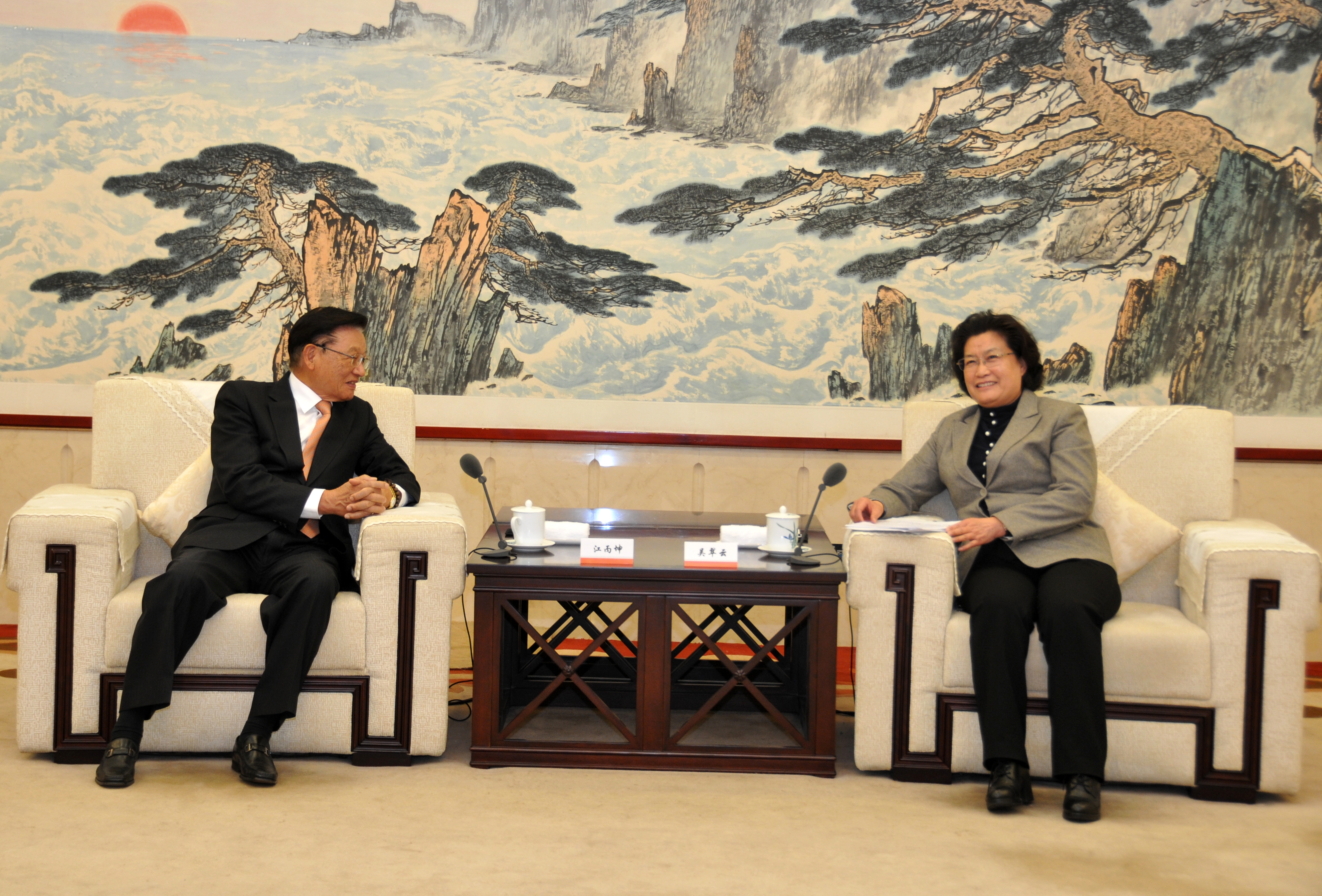 山東省委領(lǐng)導(dǎo)會見江丙坤一行 山東省委領(lǐng)導(dǎo)會見江丙坤一行