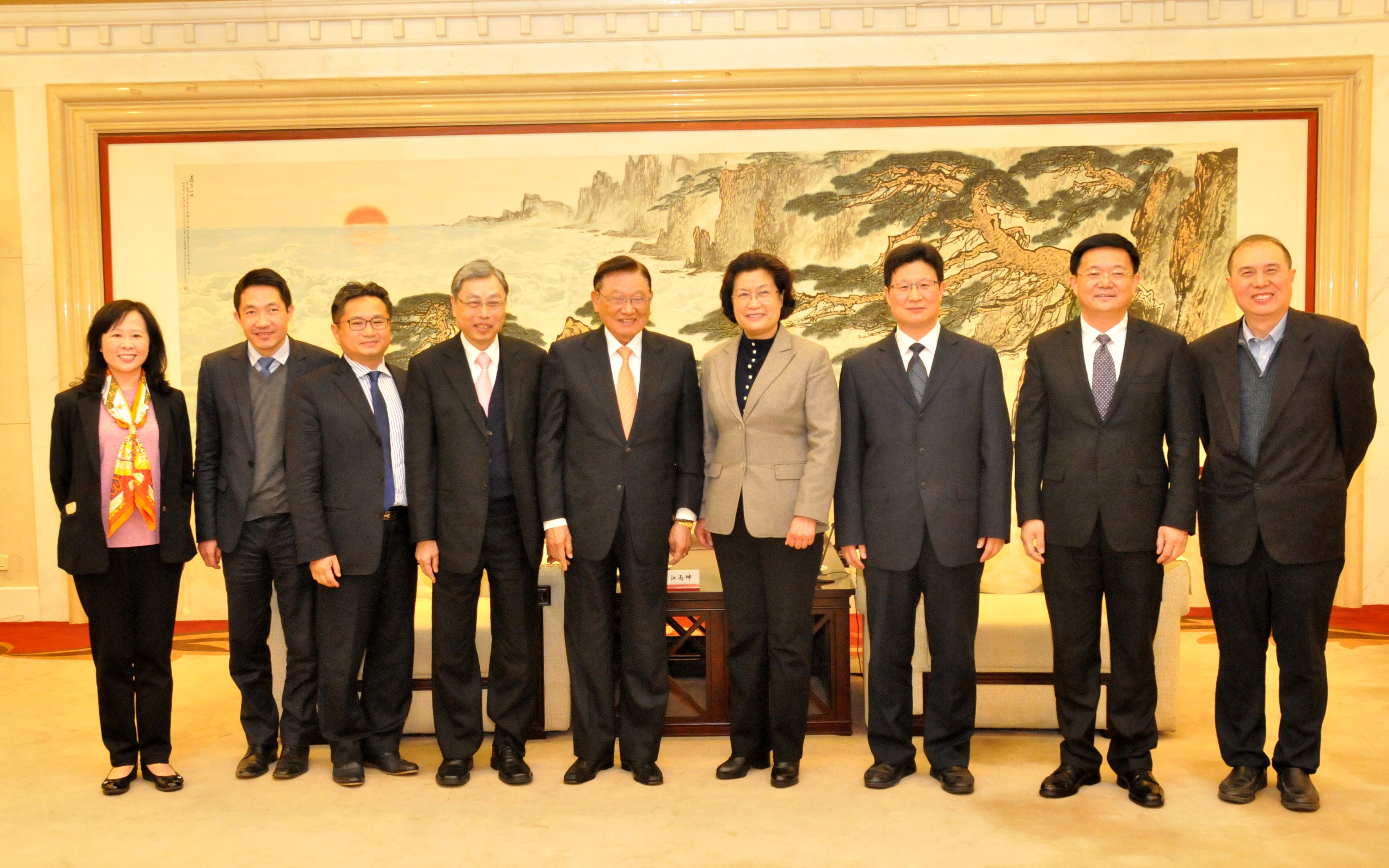 山東省委領(lǐng)導(dǎo)會見江丙坤一行 山東省委領(lǐng)導(dǎo)會見江丙坤一行