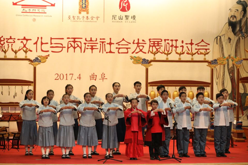 ���A���y(t��ng)�Ļ��c�ɰ����(hu��)�l(f��)չ��ӑ��(hu��)��ɽ�|�����e��