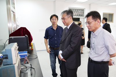 �_(t��i)�����(y��ng)�Ƽ���W(xu��)У�L(zh��ng)�������L��(w��n)��(j��)�ϴ�W(xu��)