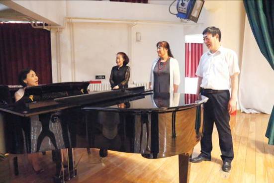 臺(tái)灣歌唱家劉美燕到壽光一中參訪交流 臺(tái)灣歌唱家劉美燕到壽光一中參訪交流