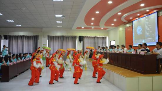 ���Č��_(t��i)������־�����潻������I(y��ng)���̺��_(k��i)�I(y��ng)