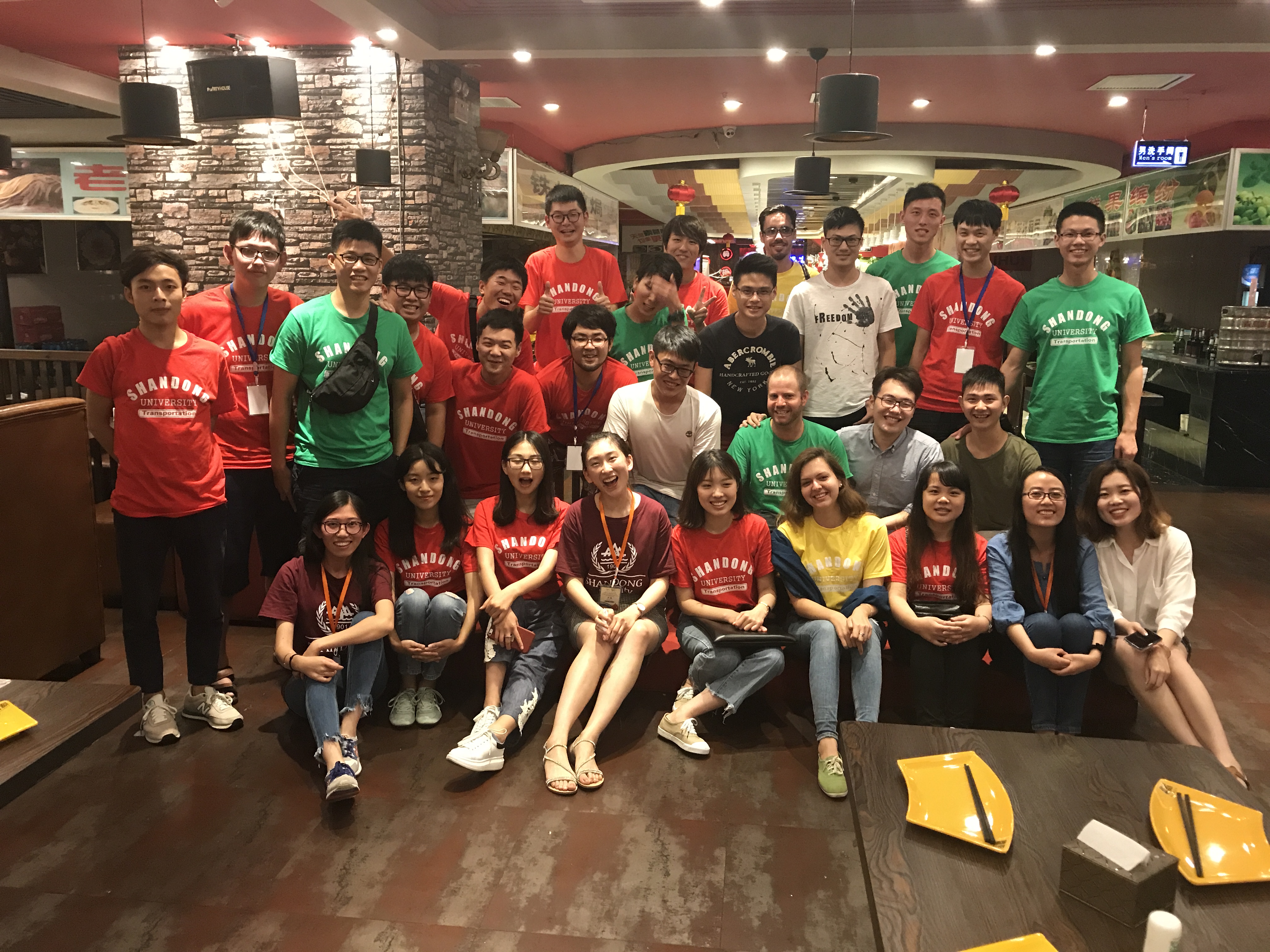 ɽ�|��W(xu��)���Čá����н�ͨ������ ���H���ڌW(xu��)У�����u�ɹ��e��