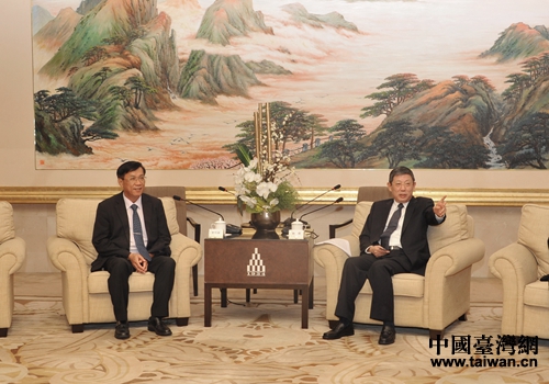 �Ϻ������L(zh��ng)���ە�(hu��)Ҋ(ji��n)�_(t��i)����Ͷ�h�L(zh��ng)������