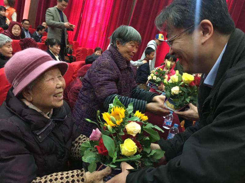 �Ϻ����_�f�ι�ί�e�ЫI��ٛ�ﾴ�ϻ��