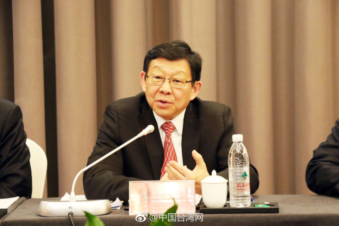 海協(xié)會(huì)會(huì)長(zhǎng)陳德銘與陜西臺(tái)商座談交流 海協(xié)會(huì)會(huì)長(zhǎng)陳德銘與陜西臺(tái)商座談交流